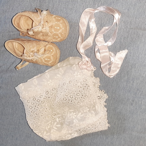 Other - Vintage Infant Bonnet & Shoes